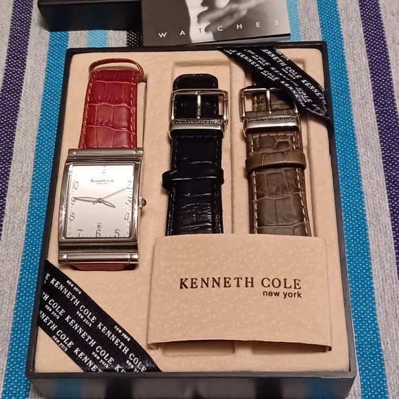 KENNETH COLE watched never worn